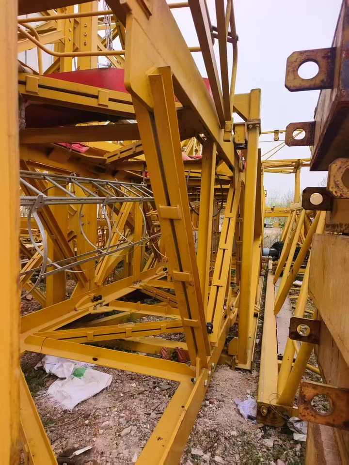 XCMG Official XGT7022-12S1 Chinese Construction Lifting 12t Used Flat-top Tower Crane - Grue à tour: photos 4 XCMG Official XGT7022-12S1 Chinese Construction Lifting 12t Used Flat-top Tower Crane - Grue à tour: photos 4