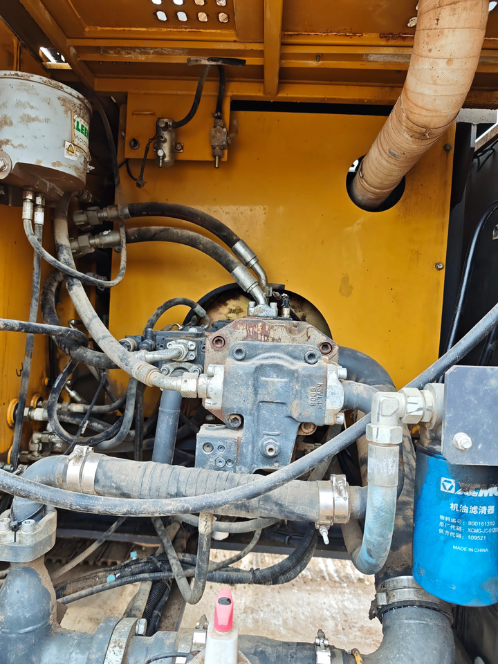Foreuse XCMG Official  XR240E Rotary Drilling Rig Machine Used Diesel Hydraulic Drilling Rig Price: photos 8