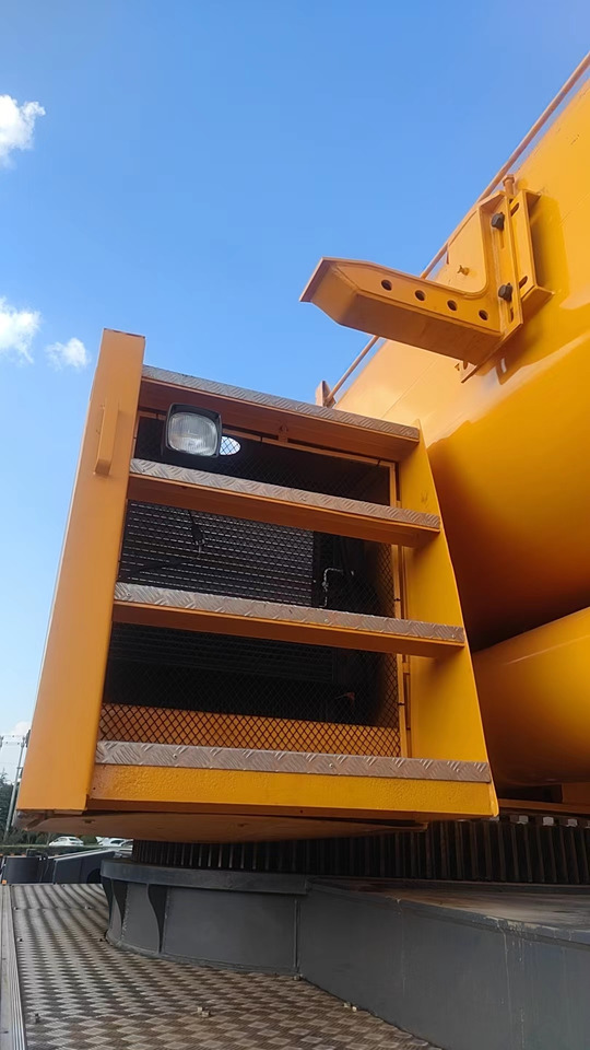 XCMG Truck crane Second Hand mobile hydraulic crane QAY160 Used - Grue mobile: photos 3 XCMG Truck crane Second Hand mobile hydraulic crane QAY160 Used - Grue mobile: photos 3