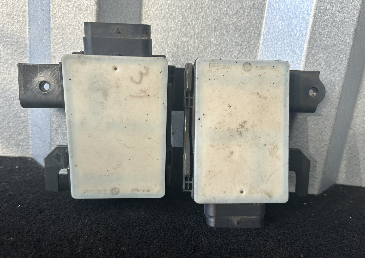 ACTROS MP4 RBZ RADAR CONTROL MODULE - Bloc de gestion: photos 1 ACTROS MP4 RBZ RADAR CONTROL MODULE - Bloc de gestion: photos 1