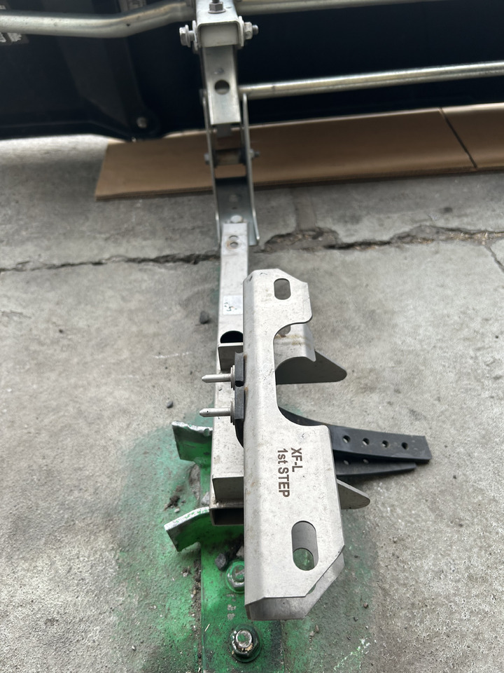 Pièce universelle DAF A SET OF DAF XF 106 SPOILER: photos 11