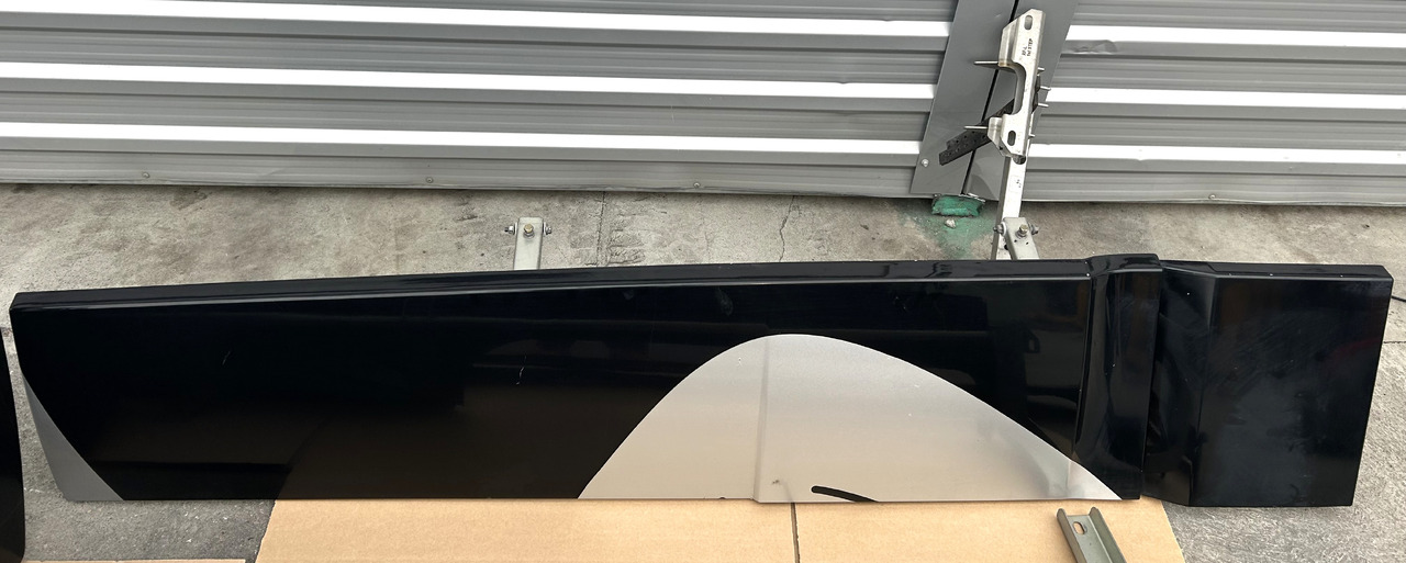 Pièce universelle DAF A SET OF DAF XF 106 SPOILER: photos 7