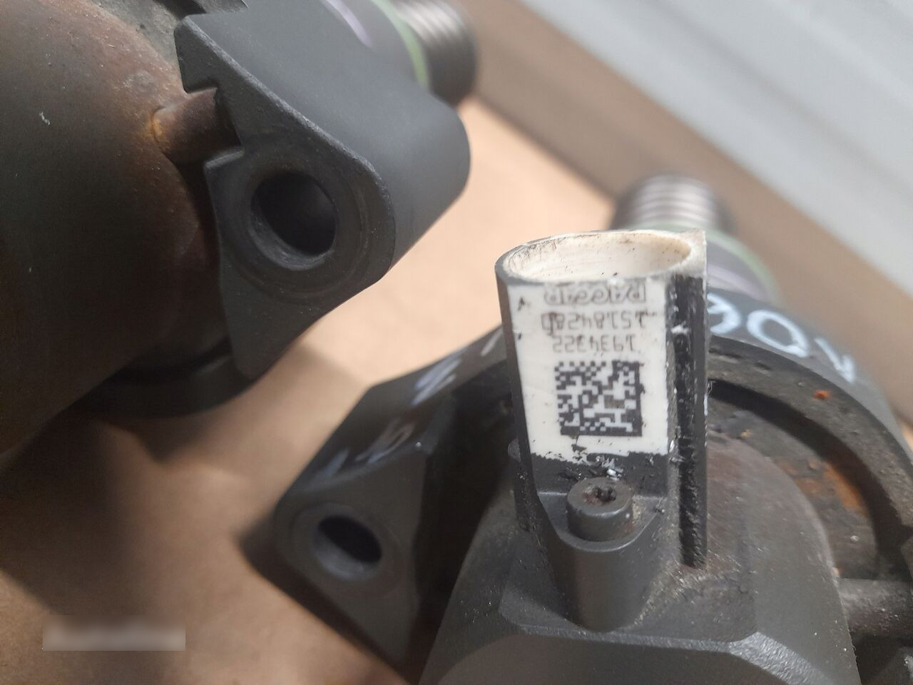 DAF PLD UPEC XF 106 1934322 - Pompe à carburant pour Camion: photos 3 DAF PLD UPEC XF 106 1934322 - Pompe à carburant pour Camion: photos 3
