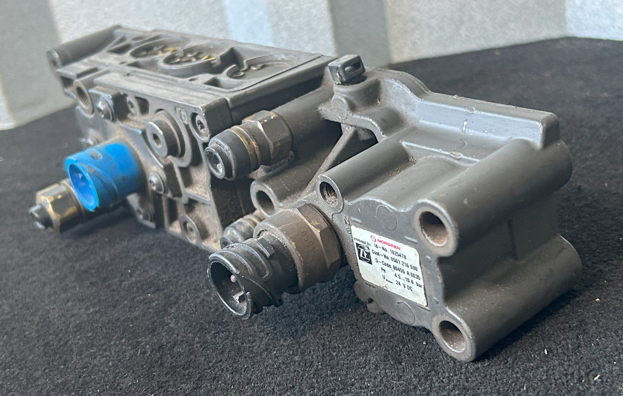DAF XF 105 MECHATRONIC VALVE - Boîte de vitesse et pièces: photos 4 DAF XF 105 MECHATRONIC VALVE - Boîte de vitesse et pièces: photos 4