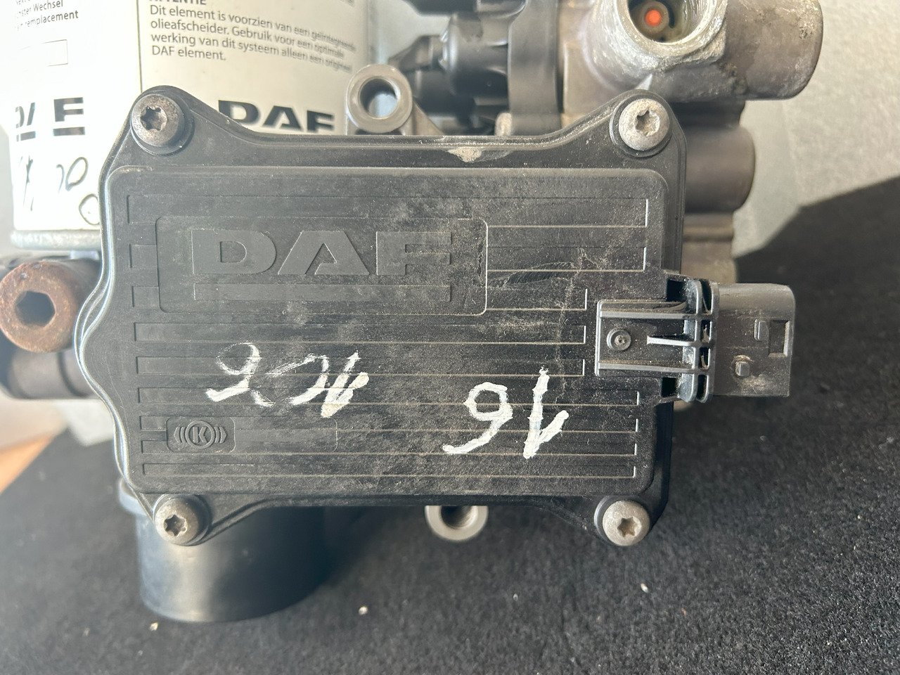 DAF XF 106 480 APU KIT ZEL2100 2027747 ( ELA1000 + AE6000) - Valve de frein: photos 3 DAF XF 106 480 APU KIT ZEL2100 2027747 ( ELA1000 + AE6000) - Valve de frein: photos 3