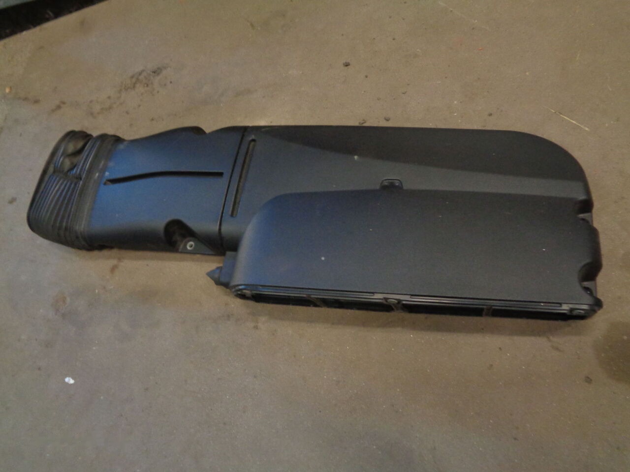 DAF XF 106 Komin Powietrza DAF XF 106 1935598 DAF XF 106 truck - Carrosserie et extérieur pour Camion: photos 2 DAF XF 106 Komin Powietrza DAF XF 106 1935598 DAF XF 106 truck - Carrosserie et extérieur pour Camion: photos 2