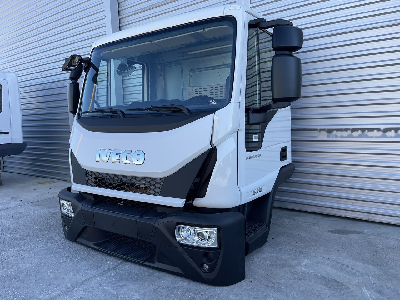 IVECO Eurocargo 75,120,150 for IVECO Eurocargo DAY cabine Fahrerhaus Cab - Cabine pour Voiture: photos 1 IVECO Eurocargo 75,120,150 for IVECO Eurocargo DAY cabine Fahrerhaus Cab - Cabine pour Voiture: photos 1