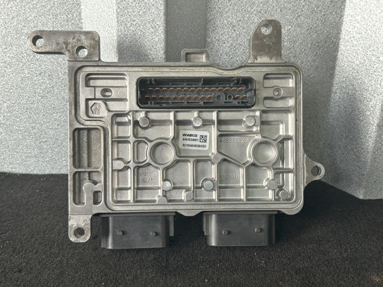 MERCEDES-BENZ ACTROS MP4 TCM GEARBOX CONTROLLER - Bloc de gestion: photos 1 MERCEDES-BENZ ACTROS MP4 TCM GEARBOX CONTROLLER - Bloc de gestion: photos 1