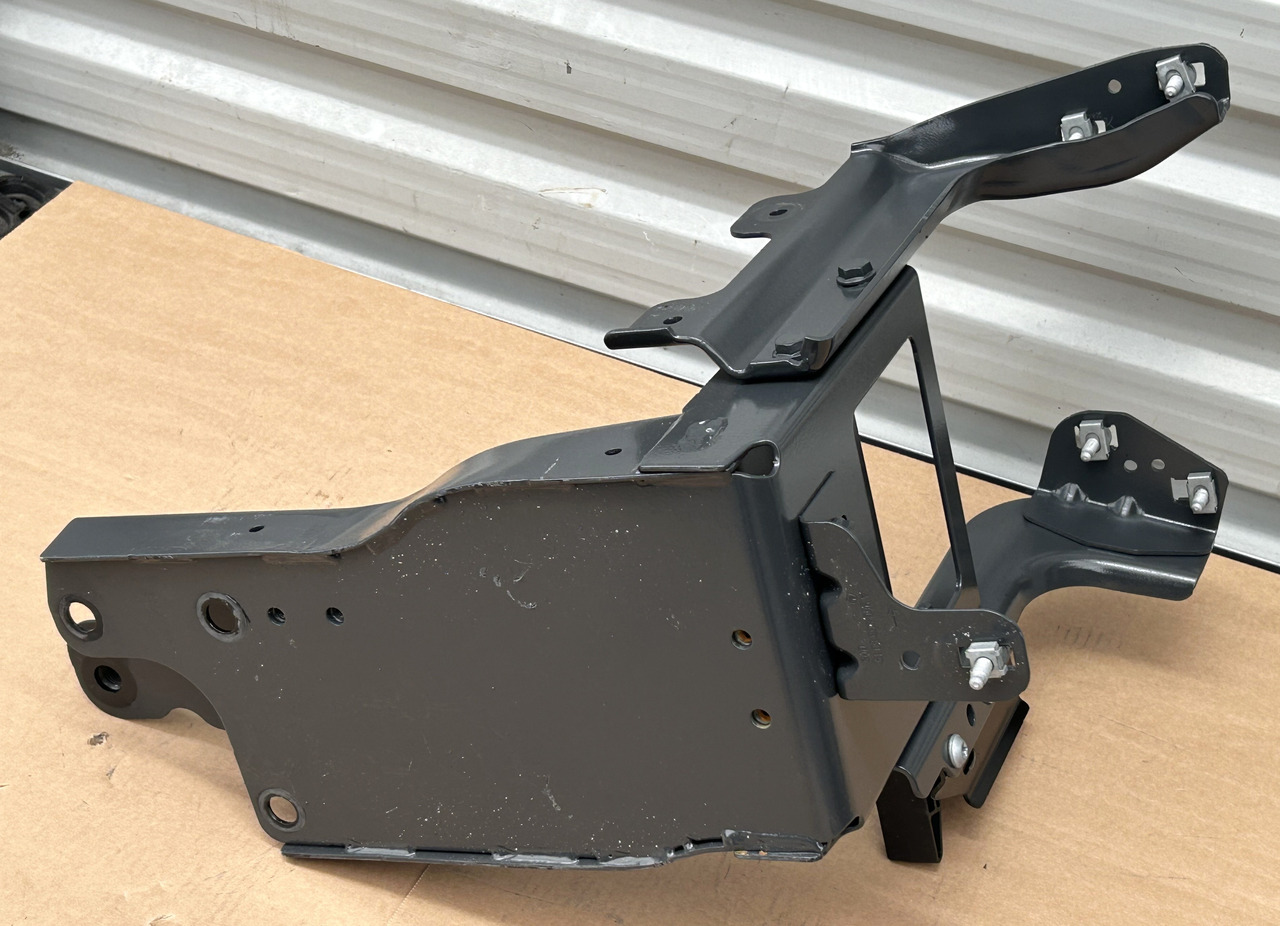 MERCEDES MOUNTING STEERING STEP SUPPORT AROCS ACTROS MP4 MP5 - Carrosserie et extérieur: photos 3 MERCEDES MOUNTING STEERING STEP SUPPORT AROCS ACTROS MP4 MP5 - Carrosserie et extérieur: photos 3
