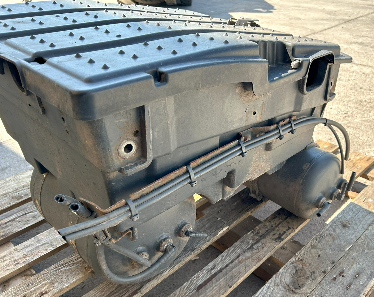 Accumulateur pour Camion Mercedes AROCS MP4 BATTERY BOX WITH CYLINDERS: photos 8