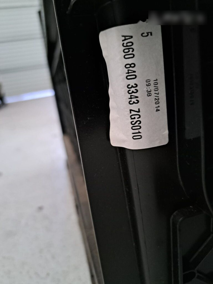 Mercedes-Benz ACTROS MP4 A Mercedes-Benz ACTROS MP4 truck - Cabine et intérieur pour Camion: photos 2 Mercedes-Benz ACTROS MP4 A Mercedes-Benz ACTROS MP4 truck - Cabine et intérieur pour Camion: photos 2