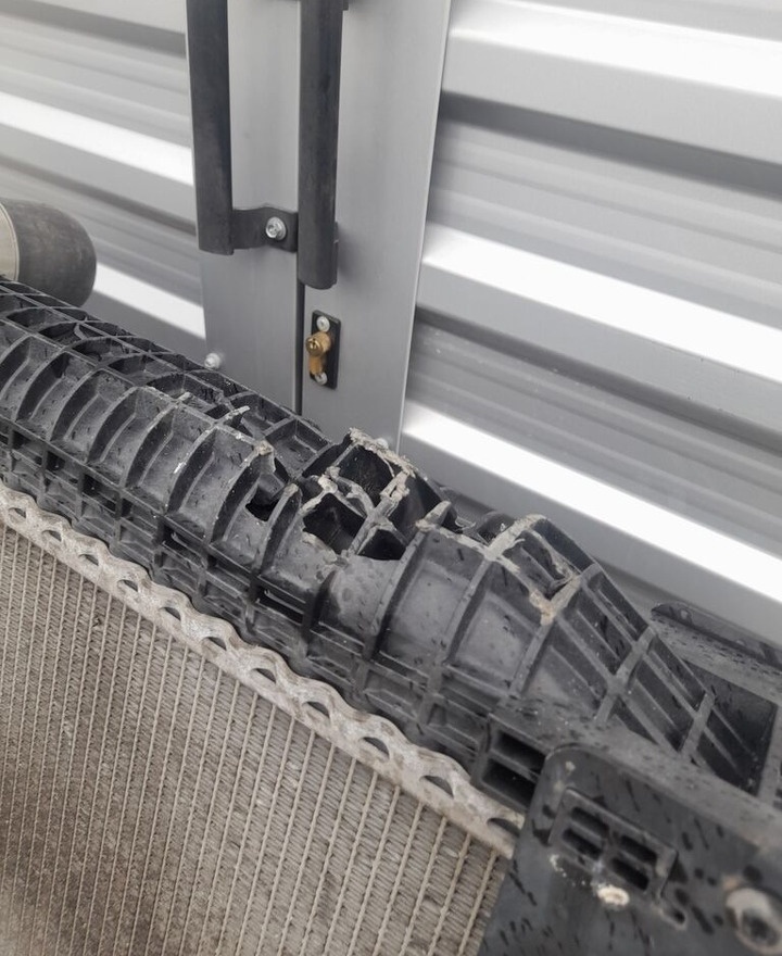 Mercedes-Benz ACTROS MP4 A9605000801 Mercedes-Benz truck - Radiateur pour Camion: photos 4 Mercedes-Benz ACTROS MP4 A9605000801 Mercedes-Benz truck - Radiateur pour Camion: photos 4