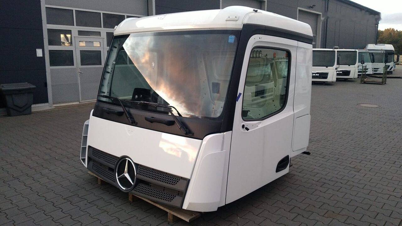 Mercedes-Benz Arocs 8x8 8x6 4x4 6x6 6x4 M Classic Space 320mm Mercedes-Benz AROCS Arocs 8x8 8x6 4x4 6x6 6x4 M Classic Space 320mm truck - Cabine pour Camion: photos 2 Mercedes-Benz Arocs 8x8 8x6 4x4 6x6 6x4 M Classic Space 320mm Mercedes-Benz AROCS Arocs 8x8 8x6 4x4 6x6 6x4 M Classic Space 320mm truck - Cabine pour Camion: photos 2