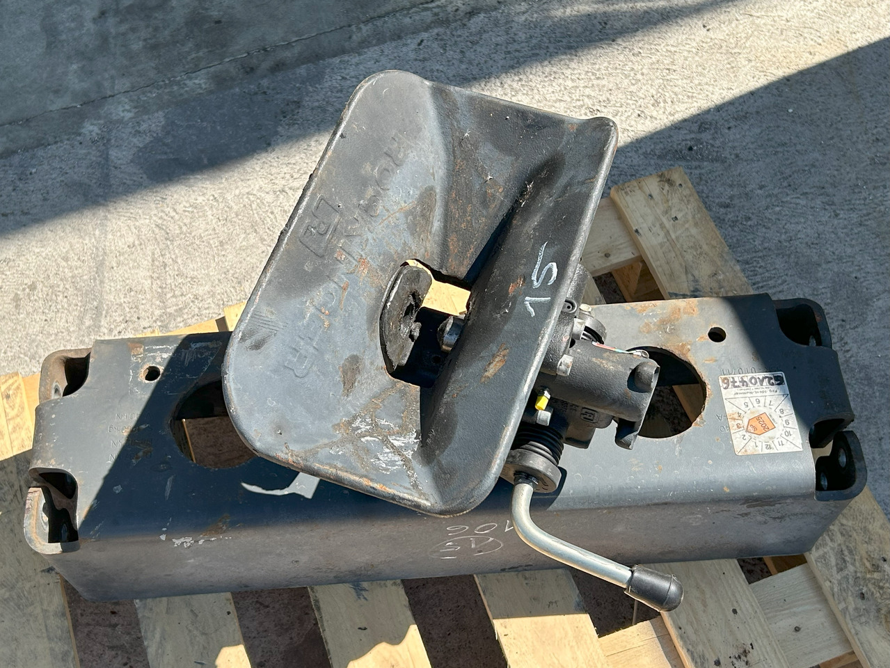 ROCKINGER RO 400 G145HOOK AUTOMATIC COUPLING  RO400A46001   DAF XF 106 - Pièce universelle pour Camion: photos 1 ROCKINGER RO 400 G145HOOK AUTOMATIC COUPLING  RO400A46001   DAF XF 106 - Pièce universelle pour Camion: photos 1