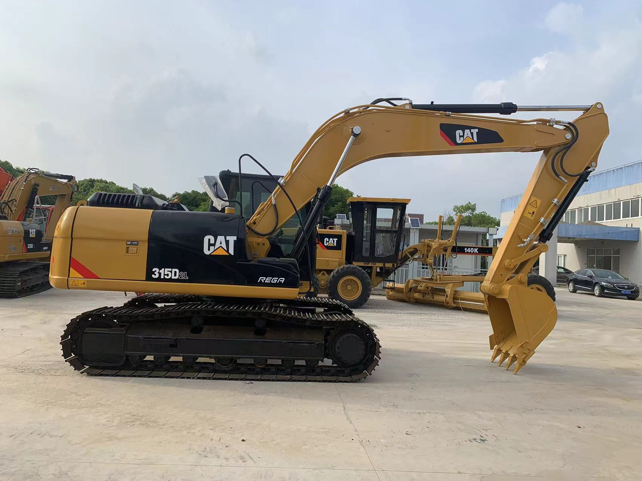 CATERPILLAR Excavator Jappan Origin 15 ton Excavator CAT 315D - Pelle sur chenille: photos 1 CATERPILLAR Excavator Jappan Origin 15 ton Excavator CAT 315D - Pelle sur chenille: photos 1