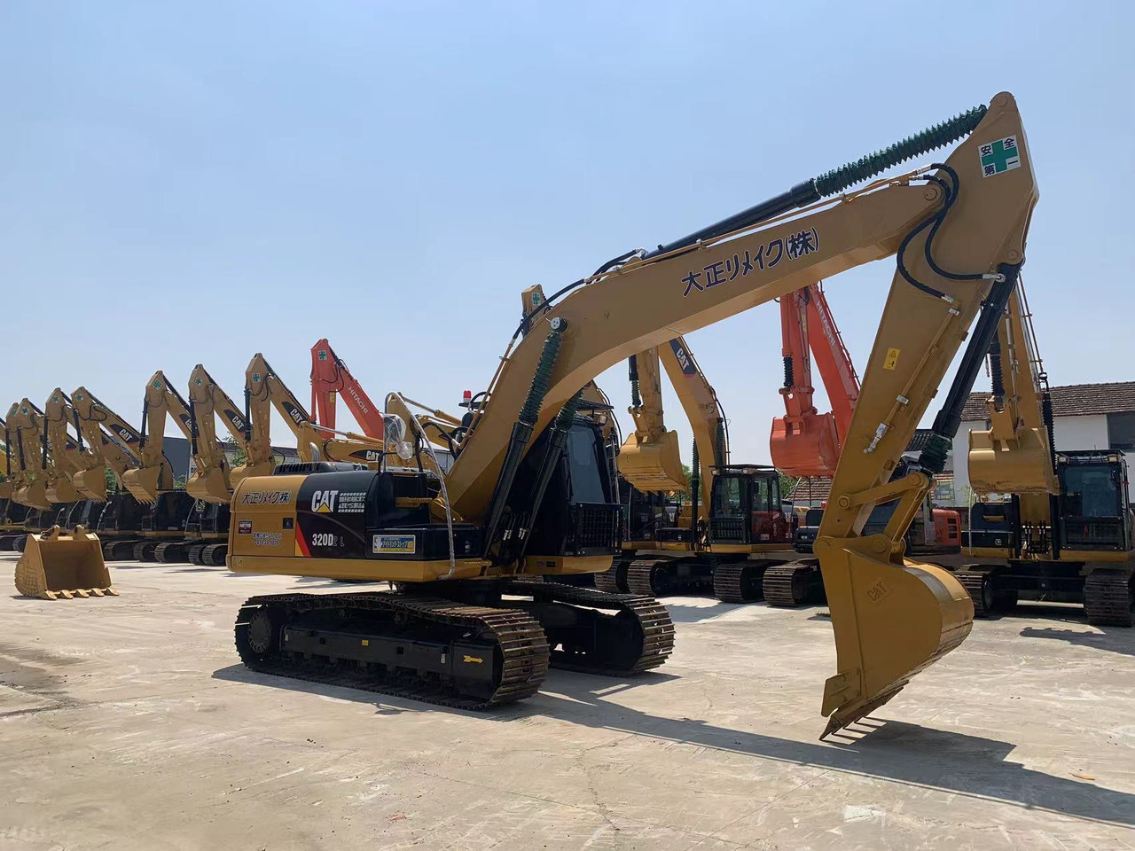 Caterpillar Chain Excavator 320D, 320D2 Made in Japan - Pelle sur chenille: photos 3 Caterpillar Chain Excavator 320D, 320D2 Made in Japan - Pelle sur chenille: photos 3