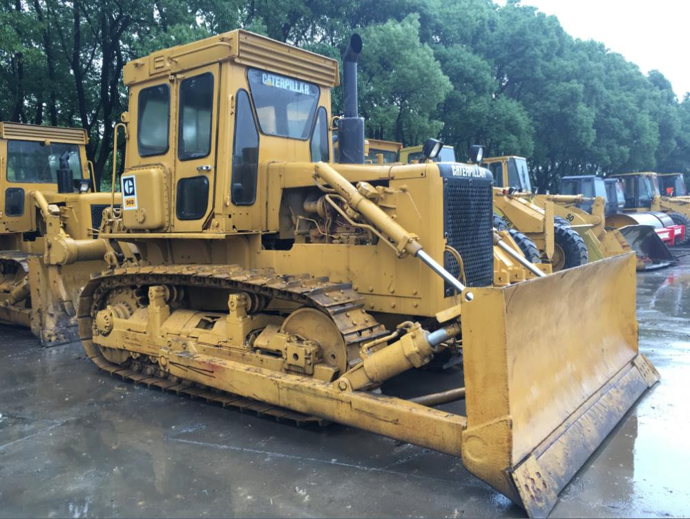 Caterpillar Tracked Tractor Cheap CAT D6D, D6T Bulldozer on Sale - Bulldozer: photos 3 Caterpillar Tracked Tractor Cheap CAT D6D, D6T Bulldozer on Sale - Bulldozer: photos 3