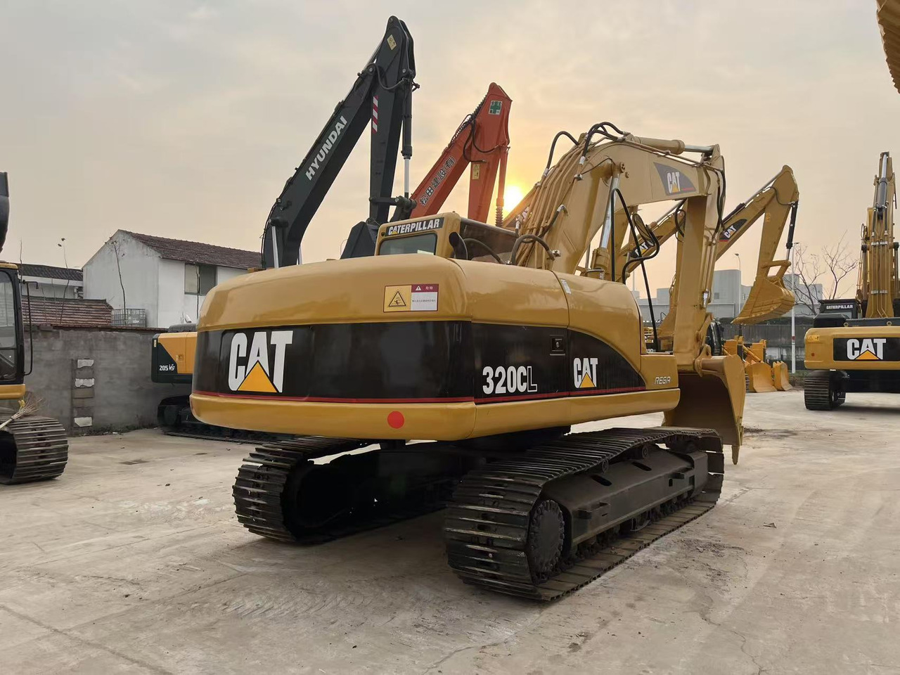Caterpillar Used 20T CAT 320CL Excavator - 103kW Cat 3066T Engine, 1.0m³ Standard Bucket Capacity, 20500kg Operating Weight - Pelle sur chenille: photos 2 Caterpillar Used 20T CAT 320CL Excavator - 103kW Cat 3066T Engine, 1.0m³ Standard Bucket Capacity, 20500kg Operating Weight - Pelle sur chenille: photos 2