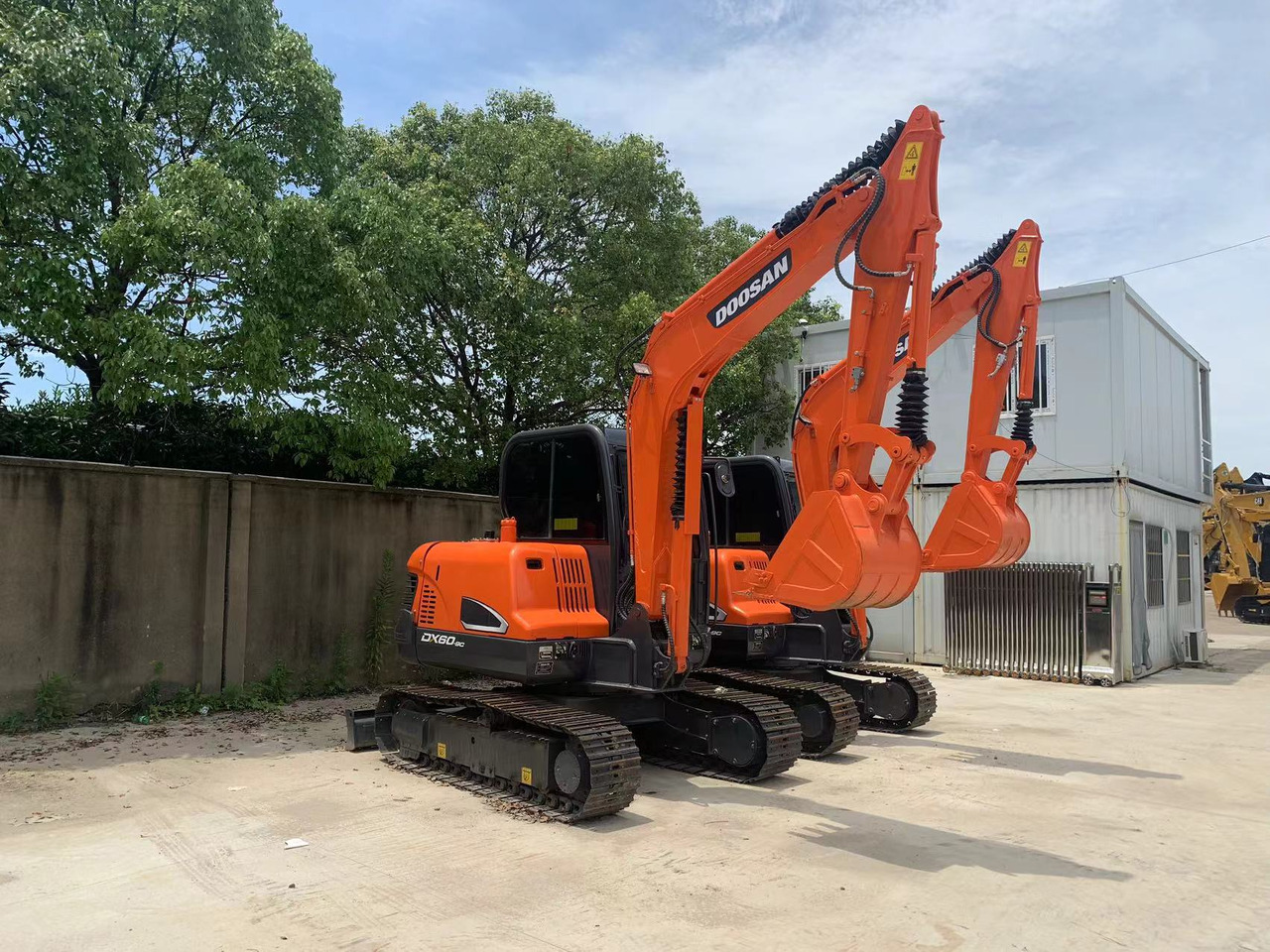 Doosan Mini Excavator DX60, DX55 Small Digger for Guyana - Pelle sur chenille: photos 1 Doosan Mini Excavator DX60, DX55 Small Digger for Guyana - Pelle sur chenille: photos 1