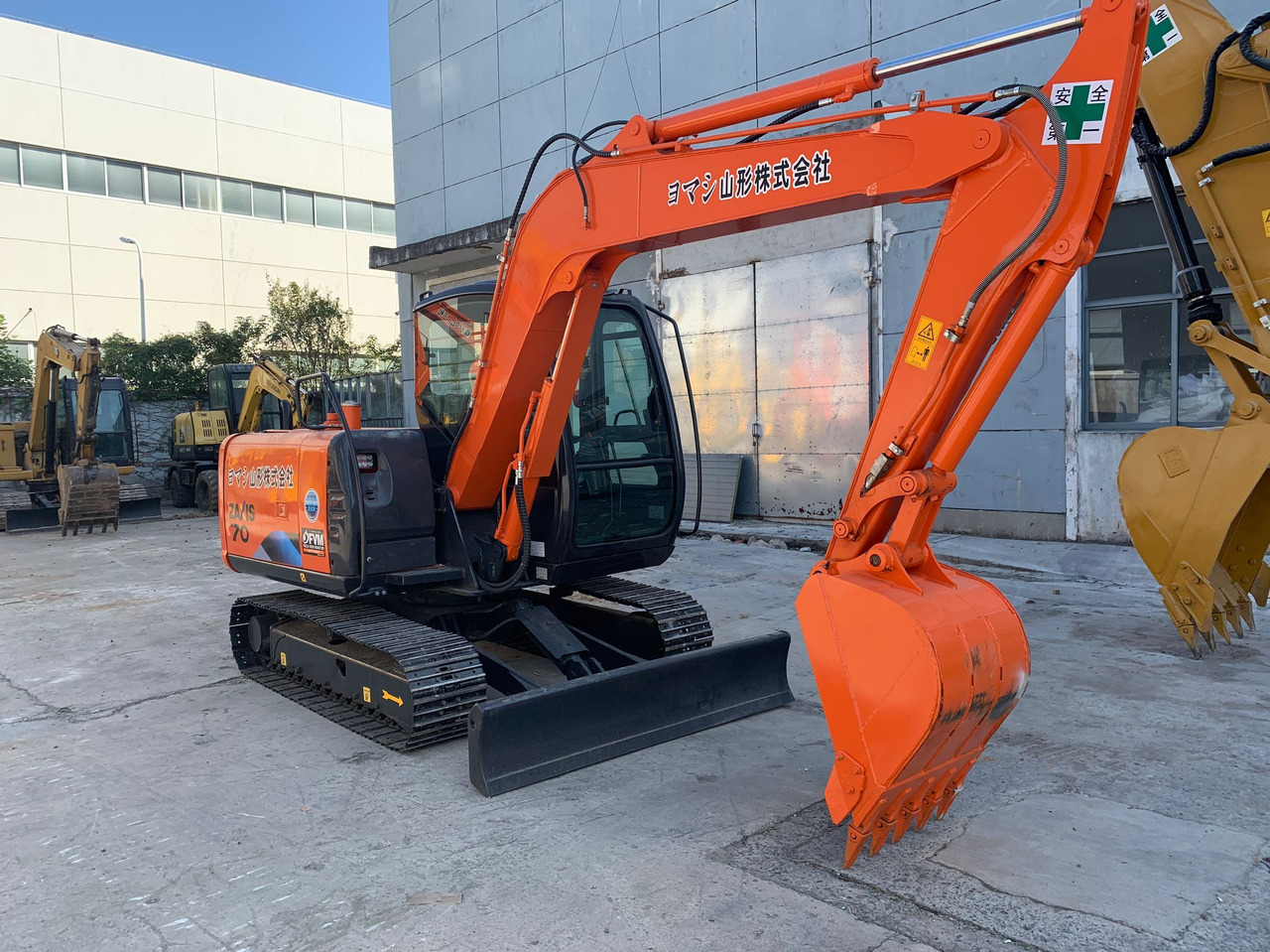 Hitachi Mini Excavator ZX70, ZX75, ZX60 Cheap Excavator Machine - Pelle sur chenille: photos 2 Hitachi Mini Excavator ZX70, ZX75, ZX60 Cheap Excavator Machine - Pelle sur chenille: photos 2