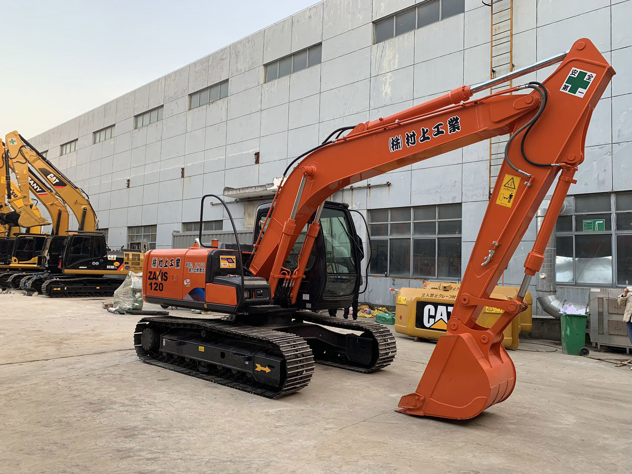 Hitachi ZX120 ZX70 ZX200 Good Price Secondhand Excavator - Pelle sur chenille: photos 4 Hitachi ZX120 ZX70 ZX200 Good Price Secondhand Excavator - Pelle sur chenille: photos 4