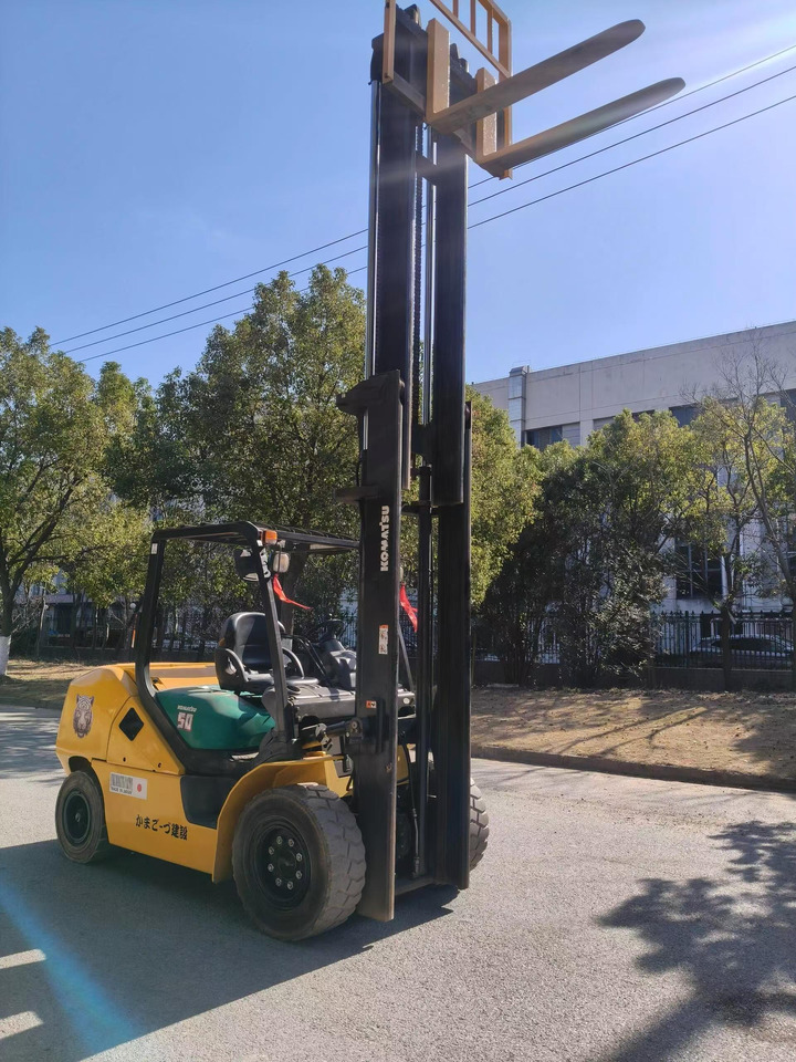 Komatsu FD50 Forklift Good Condition 5 ton Japanese Forklift - Chariot élévateur diesel: photos 4 Komatsu FD50 Forklift Good Condition 5 ton Japanese Forklift - Chariot élévateur diesel: photos 4
