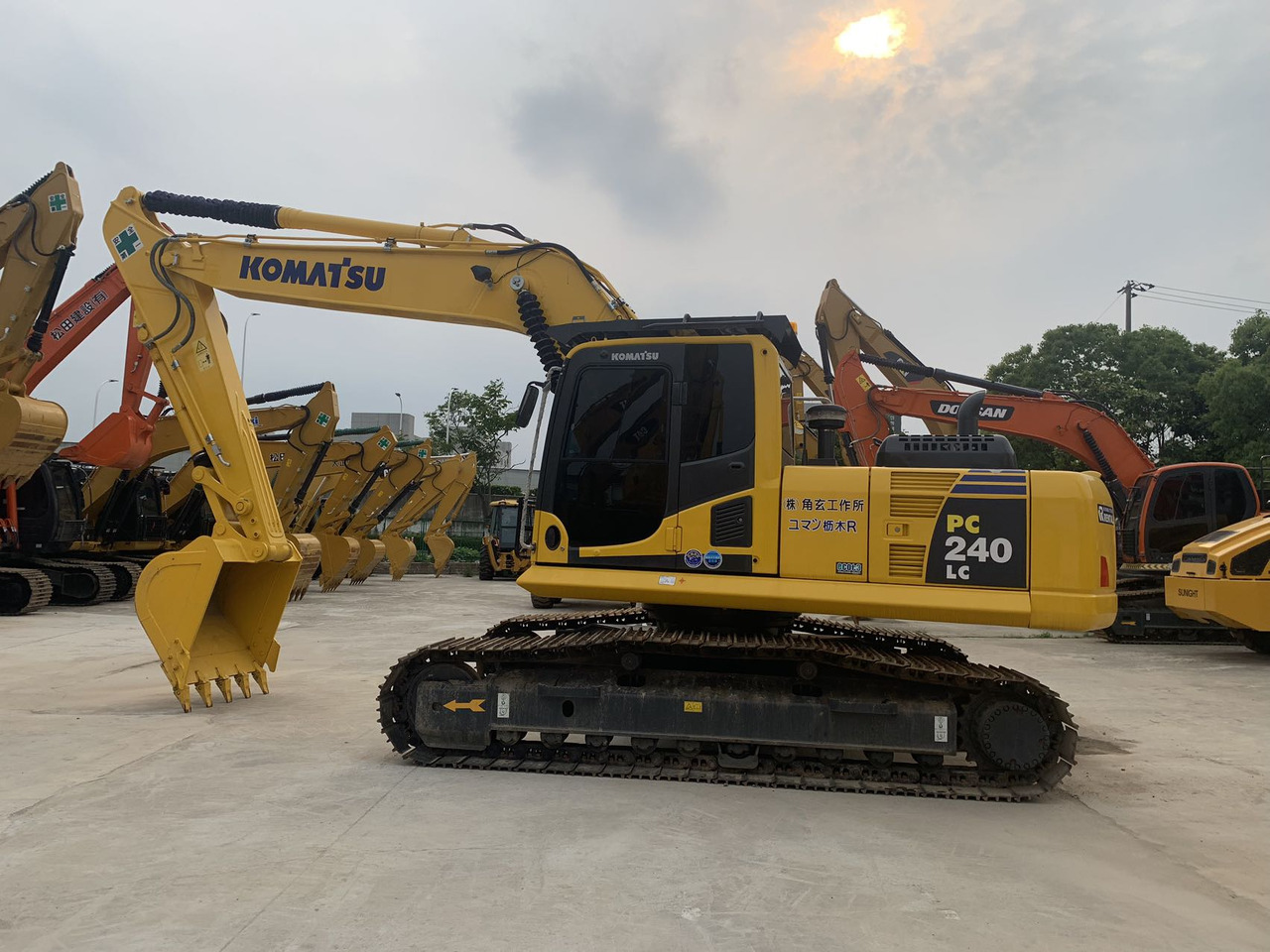 Komatsu PC240, PC220 Secondhand Excavator Good Price - Pelle sur chenille: photos 4 Komatsu PC240, PC220 Secondhand Excavator Good Price - Pelle sur chenille: photos 4