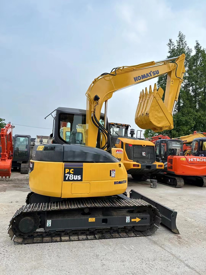 Komatsu PC78US Mini Excavator Good Price on Sale - Pelle sur chenille: photos 1 Komatsu PC78US Mini Excavator Good Price on Sale - Pelle sur chenille: photos 1