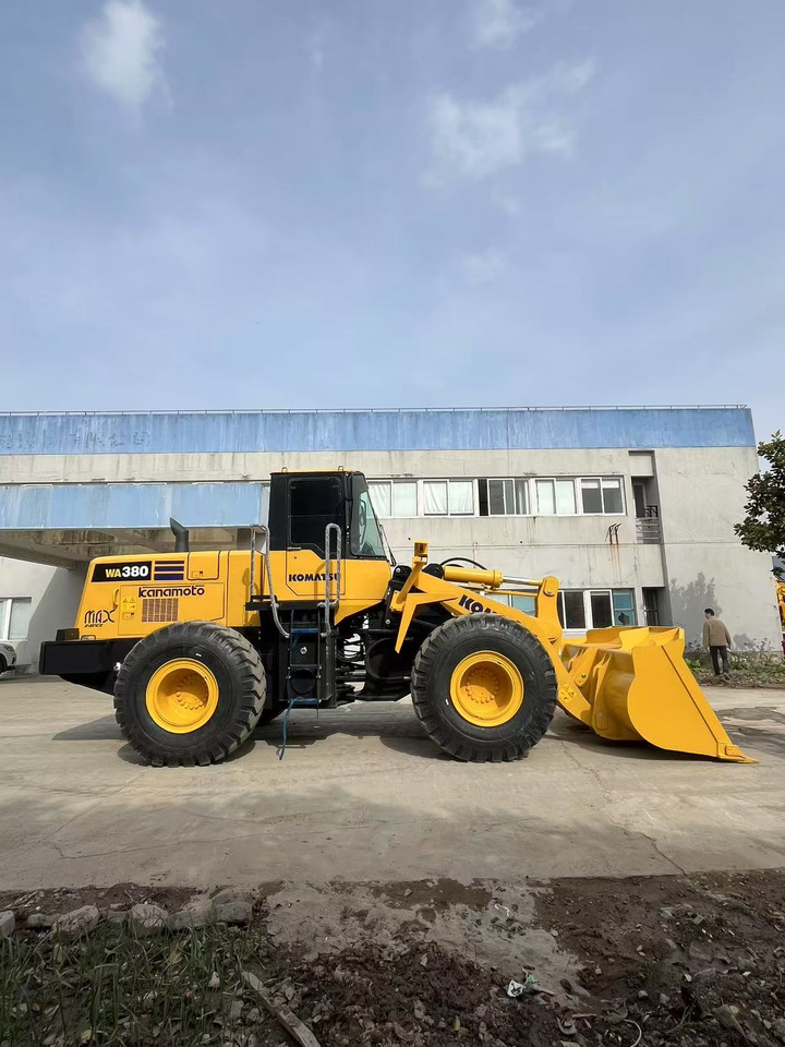 Komatsu WA380-3 Wheel Loader - Chargeuse sur pneus: photos 2 Komatsu WA380-3 Wheel Loader - Chargeuse sur pneus: photos 2