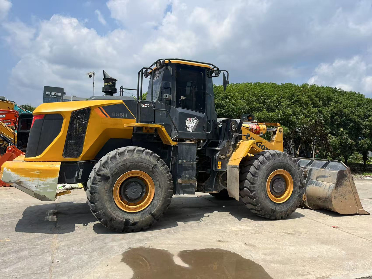 LIUGONG CLG856H Original Condition 5 ton Payloader - Chargeuse sur pneus: photos 1 LIUGONG CLG856H Original Condition 5 ton Payloader - Chargeuse sur pneus: photos 1