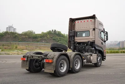 6X4 Truk Head 560HP Dongfeng Tractor Unit for Tipper and Concrete Mixer - Tracteur routier: photos 1 6X4 Truk Head 560HP Dongfeng Tractor Unit for Tipper and Concrete Mixer - Tracteur routier: photos 1
