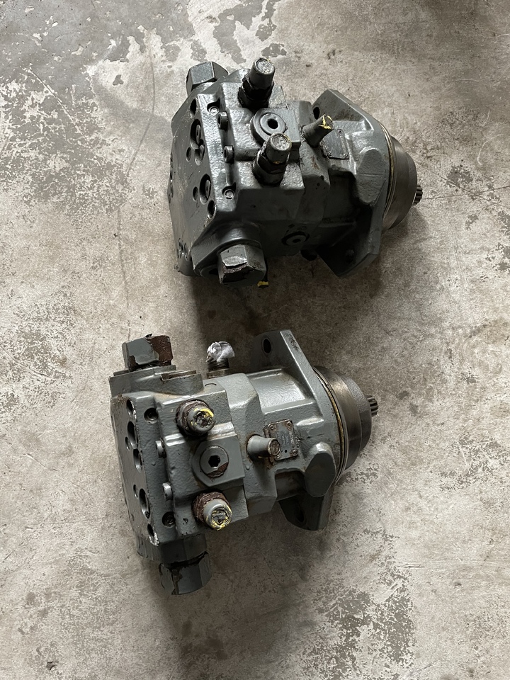 LIEBHERR - Moteur hydraulique pour Pelle sur chenille: photos 2 LIEBHERR - Moteur hydraulique pour Pelle sur chenille: photos 2