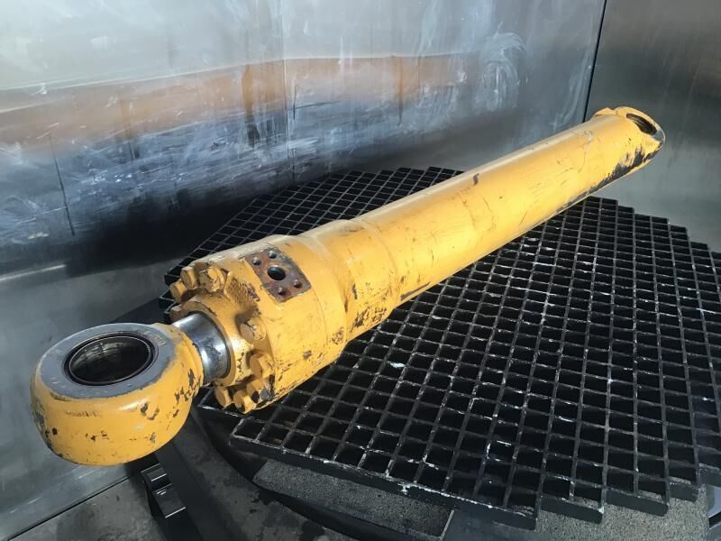Liebherr A944C Li / A934 Li / R914 / R924 / R934B / R954B / R974B / R974 / R944B - Vérin hydraulique: photos 2 Liebherr A944C Li / A934 Li / R914 / R924 / R934B / R954B / R974B / R974 / R944B - Vérin hydraulique: photos 2
