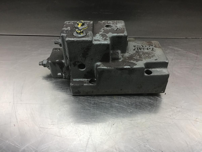 Liebherr A944C Li / A934C Li / R944C Li / R934C / R944C TU - Hydraulique: photos 3 Liebherr A944C Li / A934C Li / R944C Li / R934C / R944C TU - Hydraulique: photos 3