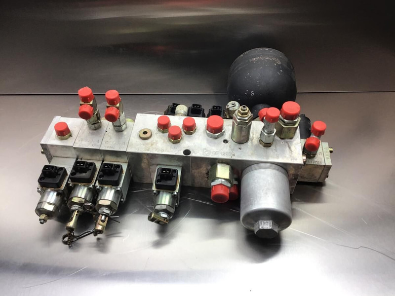 Liebherr A944C Li / A934C Li / R944C Li / R954C / A954C Li / R934C - Hydraulique: photos 1 Liebherr A944C Li / A934C Li / R944C Li / R954C / A954C Li / R934C - Hydraulique: photos 1