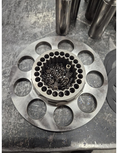 Liebherr A944C Li / A944B Li / R944C Li - Hydraulique: photos 2 Liebherr A944C Li / A944B Li / R944C Li - Hydraulique: photos 2