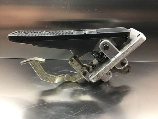 Pédale Liebherr Brake Pedal: photos 7