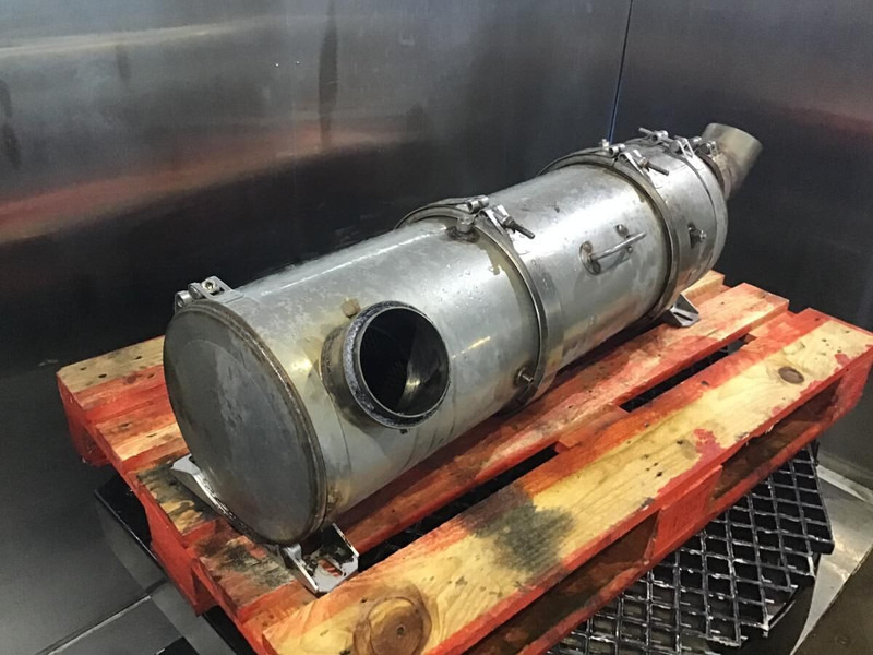 Liebherr Exhaust - Silencieux: photos 2 Liebherr Exhaust - Silencieux: photos 2