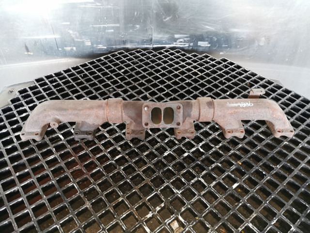 Liebherr Exhaust Pipe - Tube d'echappement: photos 4 Liebherr Exhaust Pipe - Tube d'echappement: photos 4
