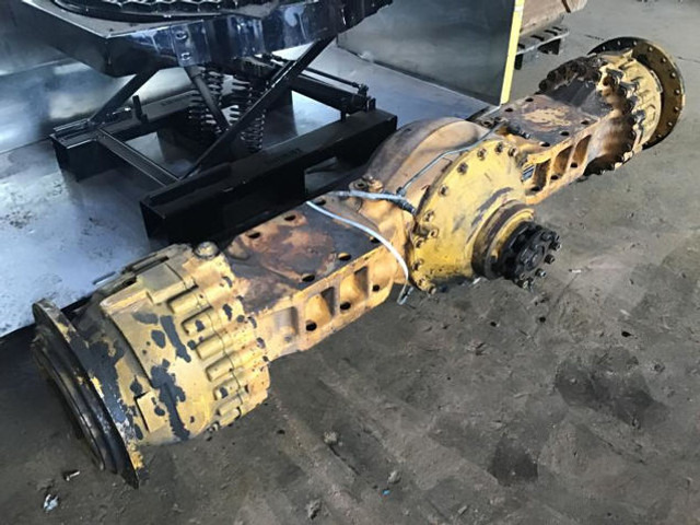 Liebherr Front Axle - Essieu avant: photos 2 Liebherr Front Axle - Essieu avant: photos 2