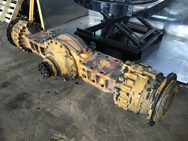 Liebherr Front Axle - Essieu avant: photos 1 Liebherr Front Axle - Essieu avant: photos 1