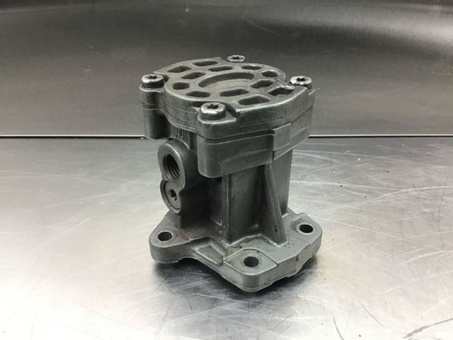 Liebherr Fuel Pump - Pompe à carburant: photos 1 Liebherr Fuel Pump - Pompe à carburant: photos 1