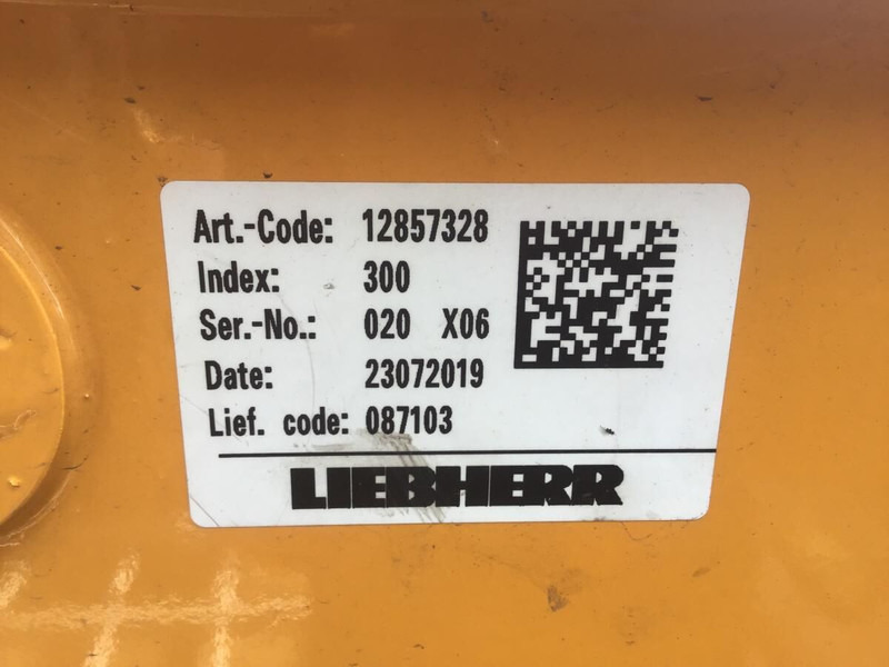 Liebherr Fuel Tank - Réservoir de carburant: photos 2 Liebherr Fuel Tank - Réservoir de carburant: photos 2