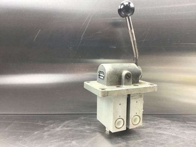 Liebherr Handbrake Valve - Valve: photos 2 Liebherr Handbrake Valve - Valve: photos 2