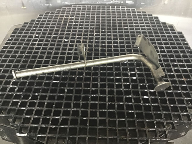 Liebherr Oil Suction Pipe - Moteur et pièces: photos 3 Liebherr Oil Suction Pipe - Moteur et pièces: photos 3