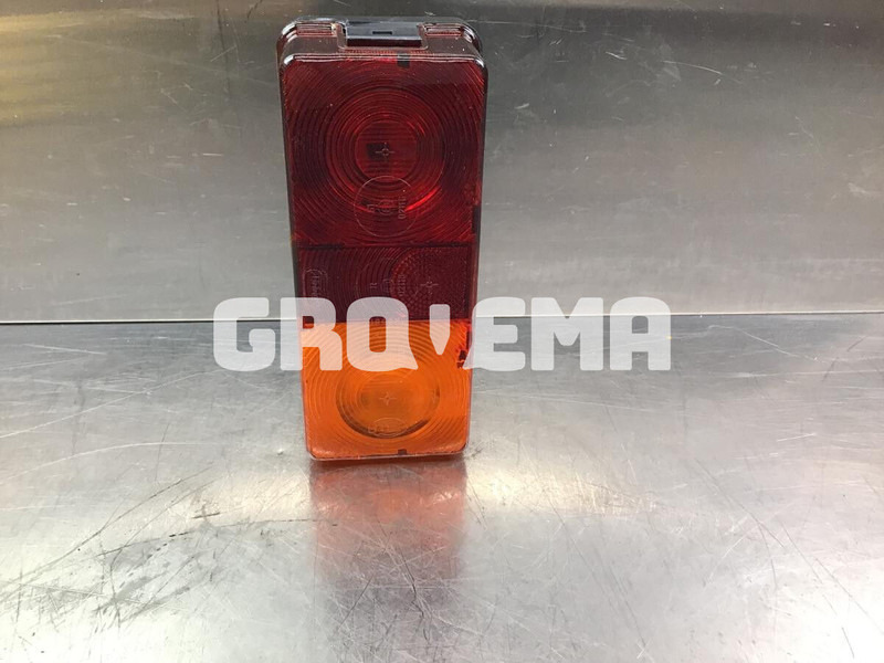 Liebherr R900 Li - Feu arrière: photos 1 Liebherr R900 Li - Feu arrière: photos 1