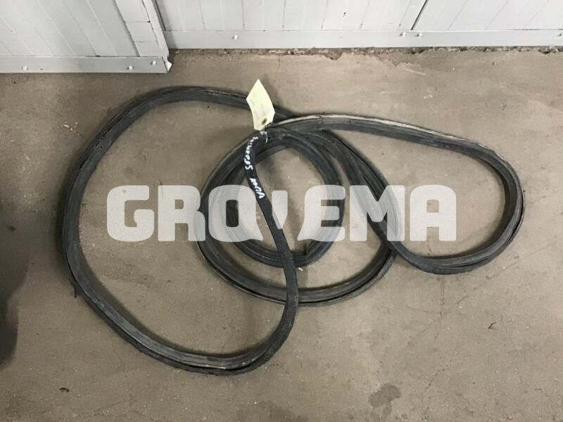 Liebherr R900 Li / R914HDSL / R914B / R912HDSL / R912 Li / R904 / R902 Li / R922 / A904 Li / A904 INDUSTRIAL / A902 Li / A900C Li / A900B - Cabine et intérieur: photos 3 Liebherr R900 Li / R914HDSL / R914B / R912HDSL / R912 Li / R904 / R902 Li / R922 / A904 Li / A904 INDUSTRIAL / A902 Li / A900C Li / A900B - Cabine et intérieur: photos 3