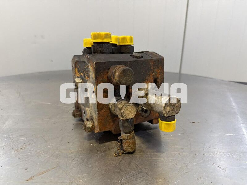 Liebherr R922 / R926 K-LC / R946 LC / R946 LC-V / R946 NLC / R922 Li / R922 LC / R922 ENGINE LIEBHERR / R926 LC / R920 / R920 LC / R920 N - Hydraulique: photos 3 Liebherr R922 / R926 K-LC / R946 LC / R946 LC-V / R946 NLC / R922 Li / R922 LC / R922 ENGINE LIEBHERR / R926 LC / R920 / R920 LC / R920 N - Hydraulique: photos 3