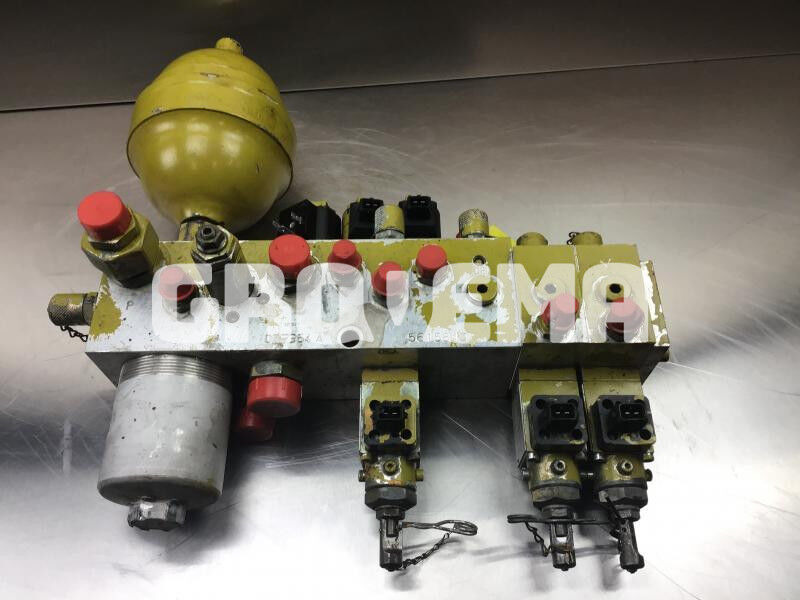 Liebherr R934B / R974B / R974 / R964B - Hydraulique: photos 3 Liebherr R934B / R974B / R974 / R964B - Hydraulique: photos 3