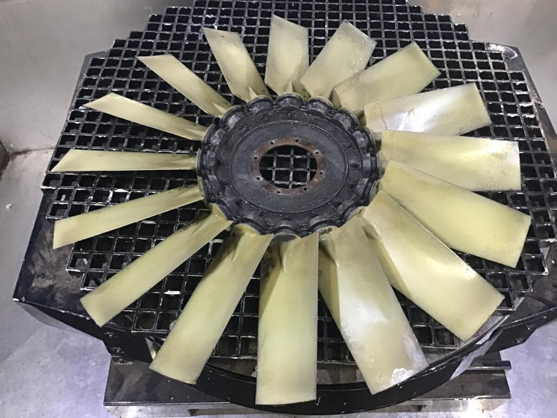 Liebherr R954B / R954HD / R954 - Ventilateur: photos 1 Liebherr R954B / R954HD / R954 - Ventilateur: photos 1